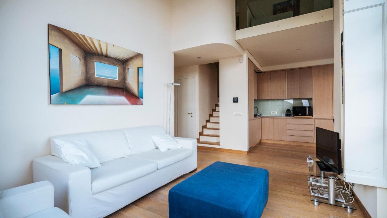 Virgilio 2 - Villa Bice อาลัสซิโอ ภายนอก รูปภาพ
