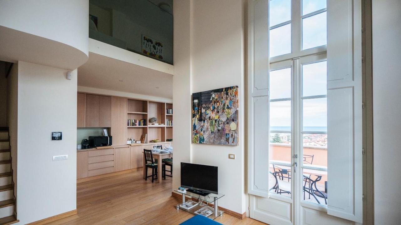 Virgilio 2 - Villa Bice อาลัสซิโอ ภายนอก รูปภาพ